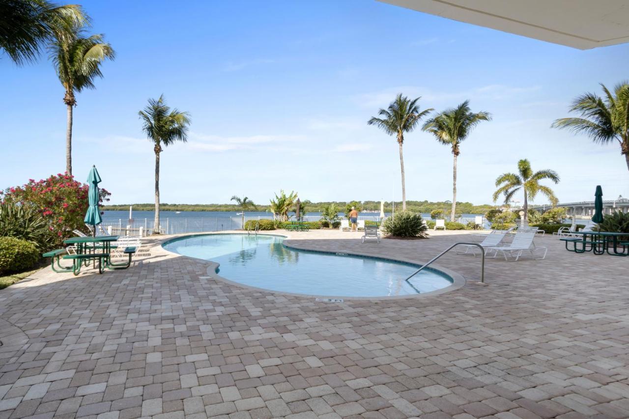 Oceanfront Luxury Condo! Mins To Beach! Rum Bar Next Door! St. Petersburg Eksteriør bilde