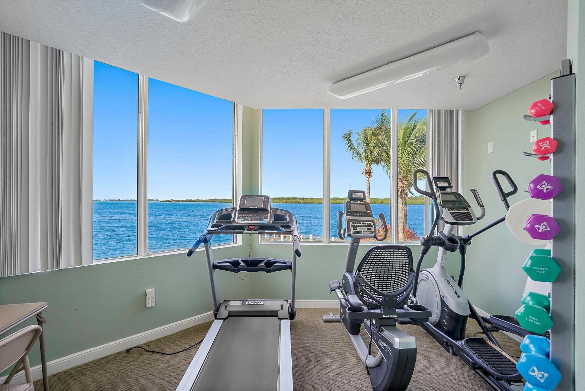 Oceanfront Luxury Condo! Mins To Beach! Rum Bar Next Door! St. Petersburg Eksteriør bilde