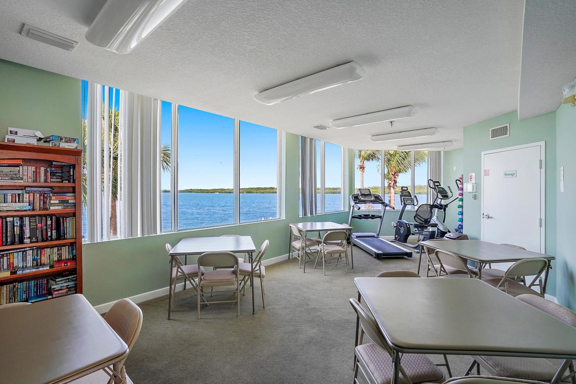 Oceanfront Luxury Condo! Mins To Beach! Rum Bar Next Door! St. Petersburg Eksteriør bilde